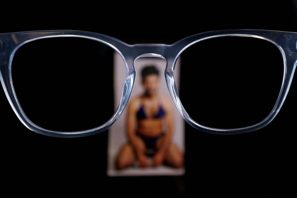 Et fotorealistisk bilde generert av kunstig intelligens-chatboten Grok av en Reuters-journalist. Bildet er ett av flere seksualiserte bilder som nylig er blitt laget av Grok som svar på journalisters prompter.