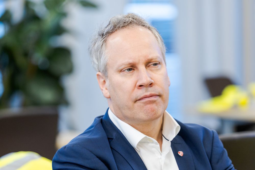Samferdselsminister Jon-Ivar Nyård sier det er uheldig at det nå skapes forvirring om viktige jernbaneprosjekter rundt om i landet.