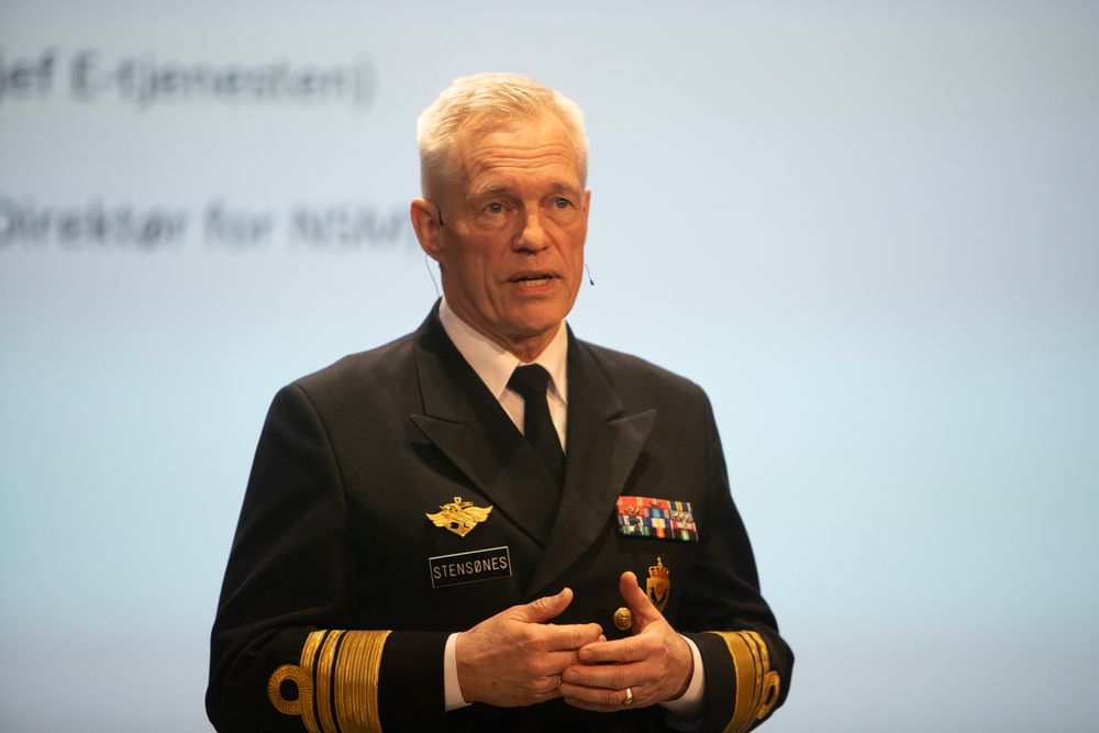 Etterretningssjef Nils Andreas Stensønes forklarer at den russiske jammingen i Øst-Finnmark har nær sammenheng med ukrainske droneangrep.