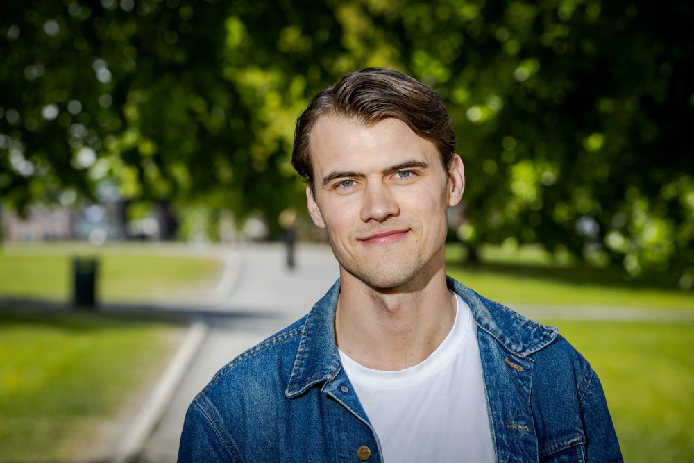 Solekspert i NVE, Jarand Hole, sier til TU at solceller og batterier i kombinasjon i europeiske husholdninger er en økende trend – som NVE allerede ser påvirker kraftmarkedet.