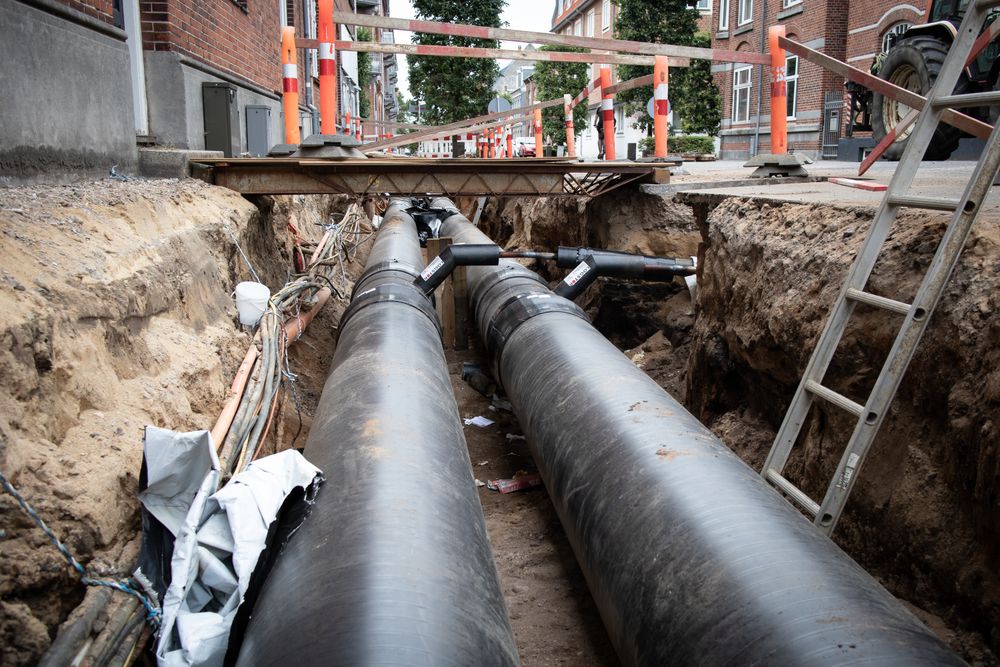 Vi bør bygge mer, ikke mindre, fjernvarme. Det er det tre grunner til, skriver innleggsforfatterne.