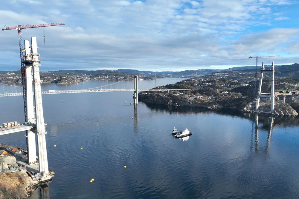 Sotrasambandet er et 9,4 km langt firefelts veisamband mellom Kolltveit i Øygarden og Storavatnet i Bergen. Bildet er fra arbeidet i februar.