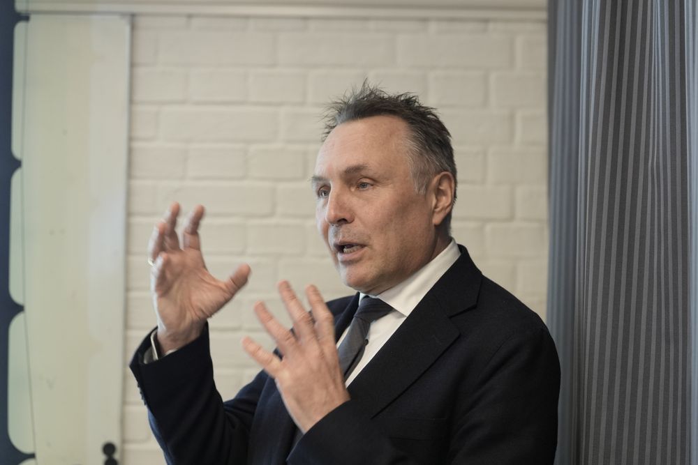 Forsvarsminister Tore O. Sandvik bekrefter at Norge skal få den første Type 26-fregatten i 2030. Bildet er fra en tidligere anledning.