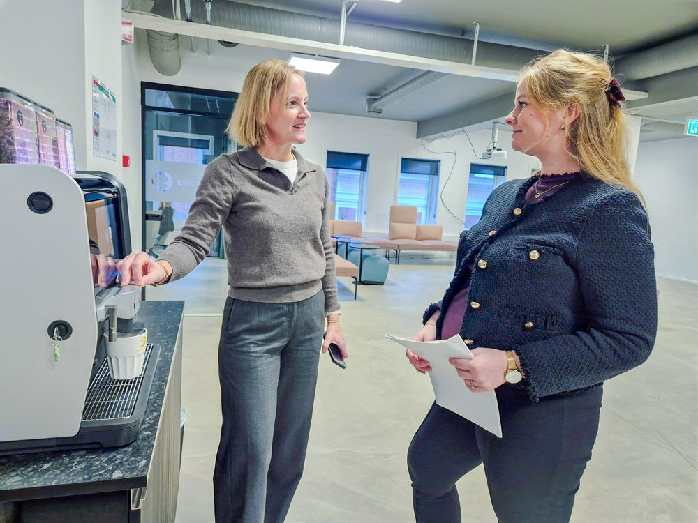 Ranveig Marisei (t.v) er leder for forretningsutvikling i Ework. Hun mener regjeringens nye forslag til løsning på innleiekaoset ikke holder mål.