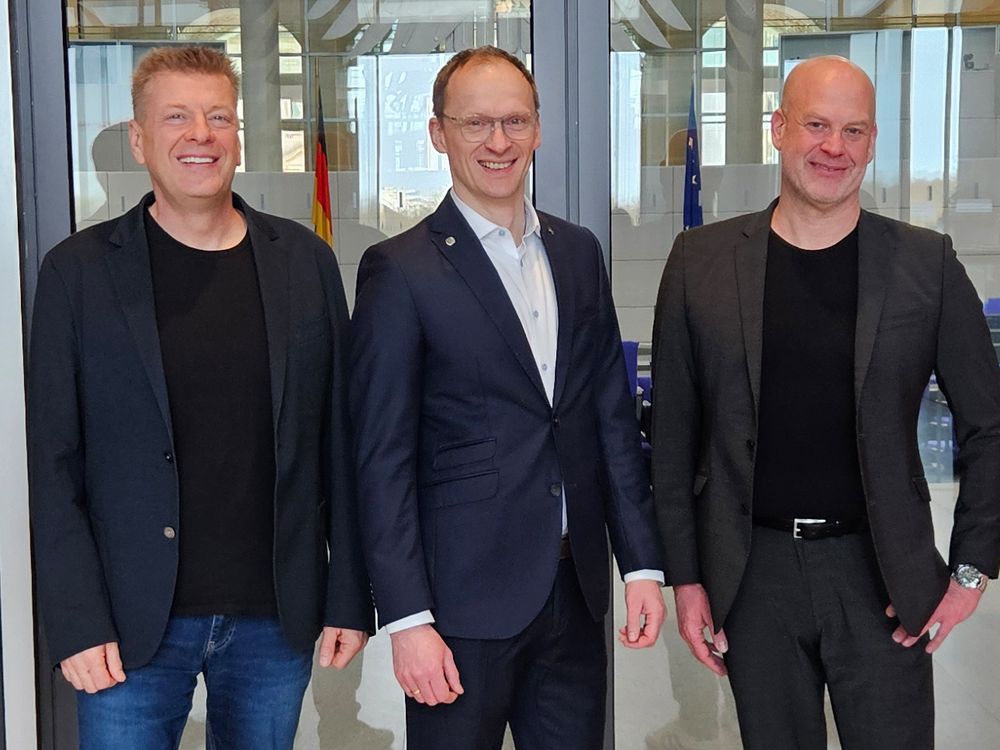Achim Weiss (Ionos), Henri Schmidt (MdB) og Frank Karlitschek (Nextcloud) er blant aktørene bak det europeiske kontorpakke-initiativet Euro-Office.