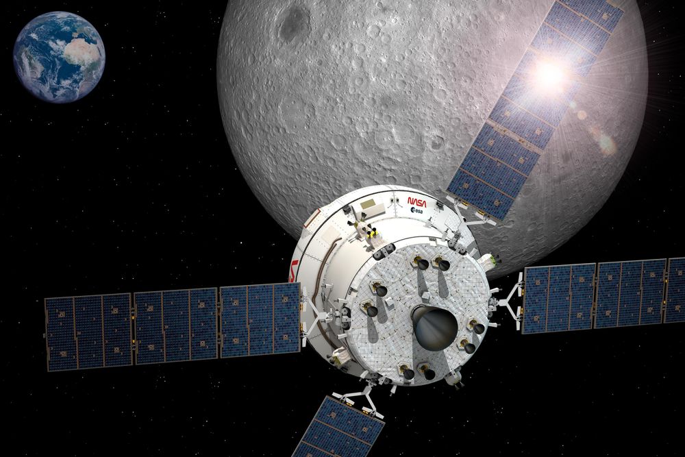 Store deler av romfartøyet Orion, som nå er på vei tilbake til Jorden, er lagd i Europa. På denne tegningen ser man servicemodulen ESM med de 33 små og store motorene og logoen til Den europeiske romfartsorganisasjonen ESA.