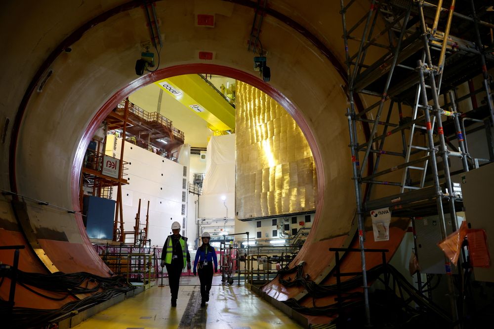 Reaktoren i Flamanville i Frankrike er en av flere reaktorer som oppgraderes eller byttes ut i verdens mest atomavhengige land. Foto: