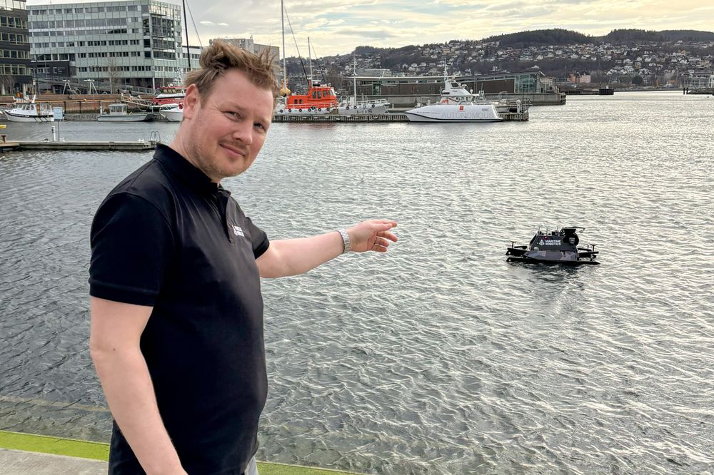 – Norge har verdens nest lengste kystlinje og store verdier til havs, påpeker Eirik Hovstein i Maritime Robotics. Han etterlyser interesse for teknologien deres fra det norske forsvaret.