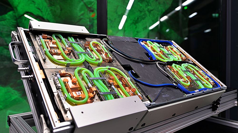 En bit av Olivia, som totalt veier 15 tonn. Med dette har Sigma2 Norges kraftigste supercomputer. 