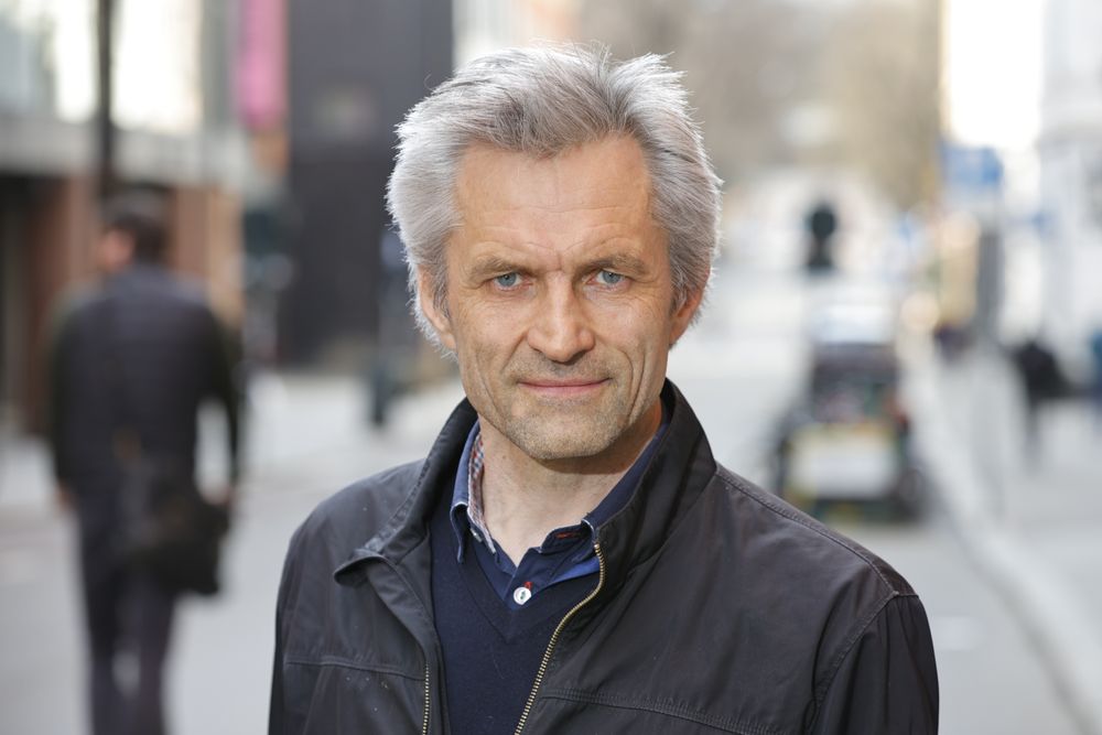 Ole Reistad er delansatt i DNV og ved UiO for å forske og undervise i kjernekraft. Han var i flere år sjef for atomreaktoren ved IFE på Kjeller og sikkerhetssjef for begge Norges atomreaktorer. 
