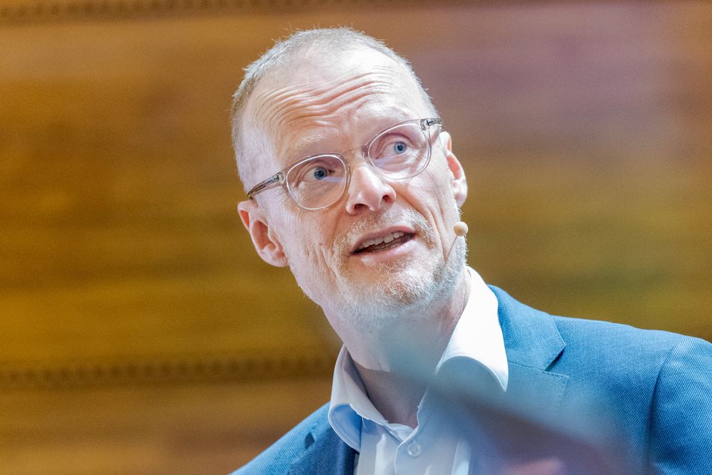 Torleiv Opland, administrerende direktør i Forsvars- og sikkerhetsindustriens forening (FSI), snakker for en utålmodig norsk droneindustri som ber om at regjeringens dronestrategi for forsvarssektoren konkretiseres.