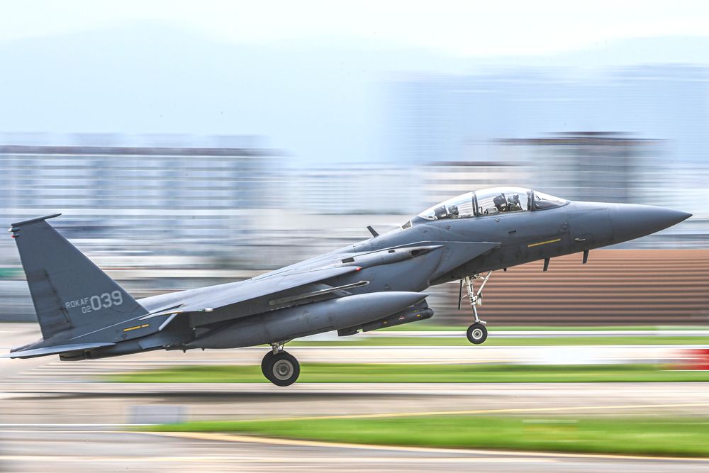 Et sørkoreansk F-15K kampfly tar del i en årlig militær øvelse mellom Sør-Korea og USA i 2023. Ulykken i 2021 involverte to fly av samme type. 