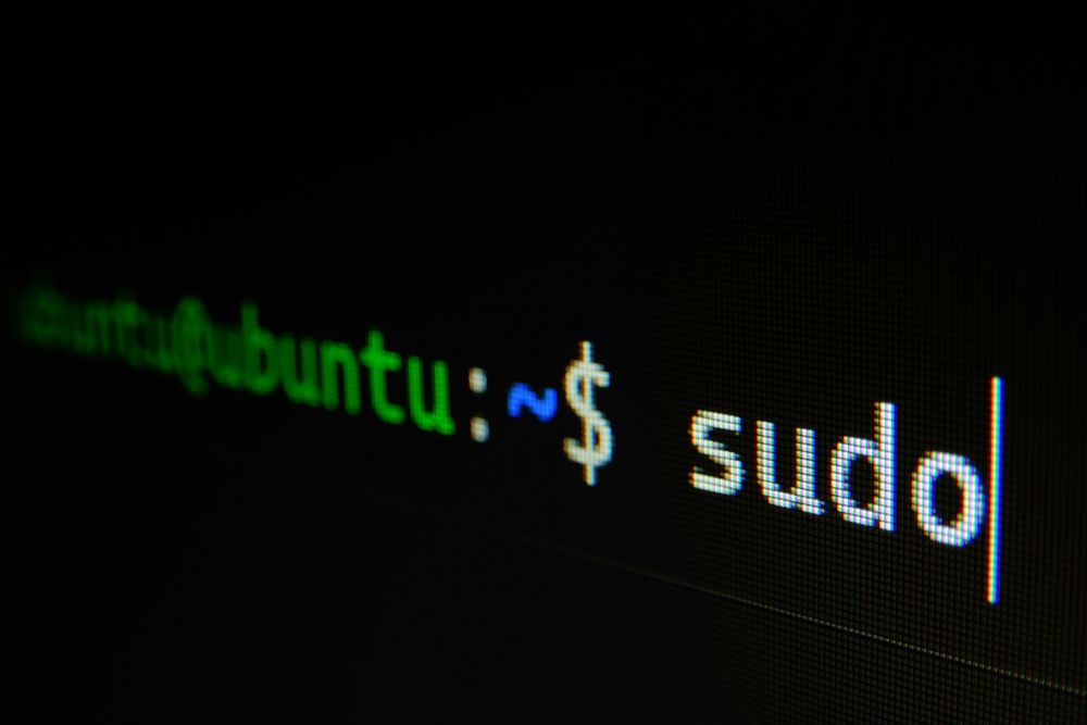 En alvorlig sårbarhet i Linux-kjernen åpner døren for angripere. Feilen gjør det enkelt for lokale brukere å skaffe seg fullstendig kontroll over systemet.