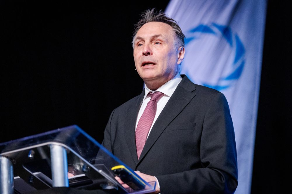 Forsvarsminster Tore O. Sandvik sier prosjektene kan europeisk forsvarsevne. 
