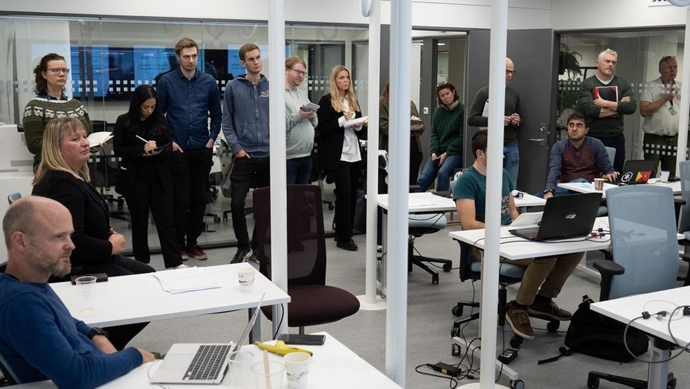 Øvelser som ikke bare presser IT‑systemene, men hele organisasjonen, fungerer best, sier forsker. Bildet er fra en øvelse ved Norwegian Cyber Range i 2021 med Statsforvalteren og studenter ved NTNU i Gjøvik.