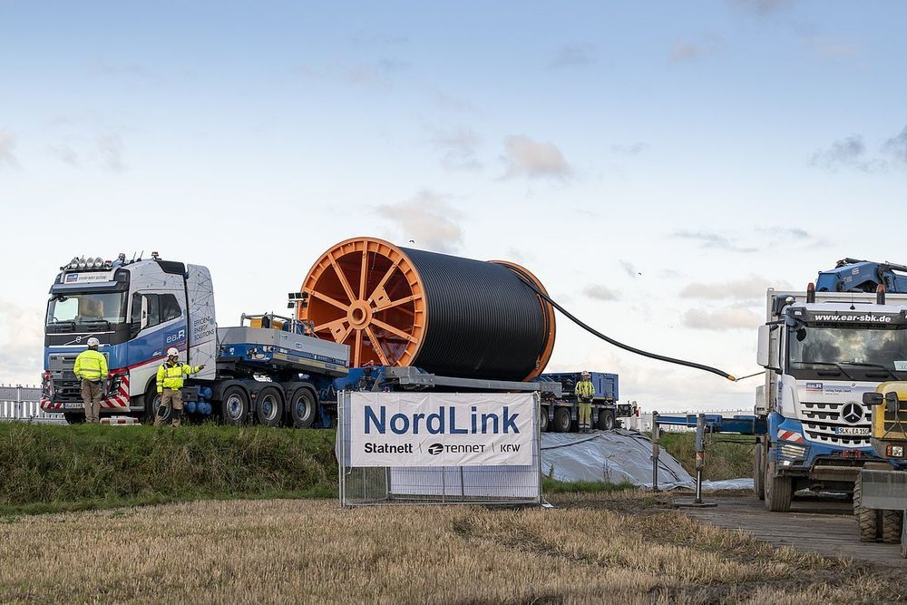 Strømkabelen åpnet åpnet for prøvedrift i september 2020 og kommersiell drift i mars 2021.