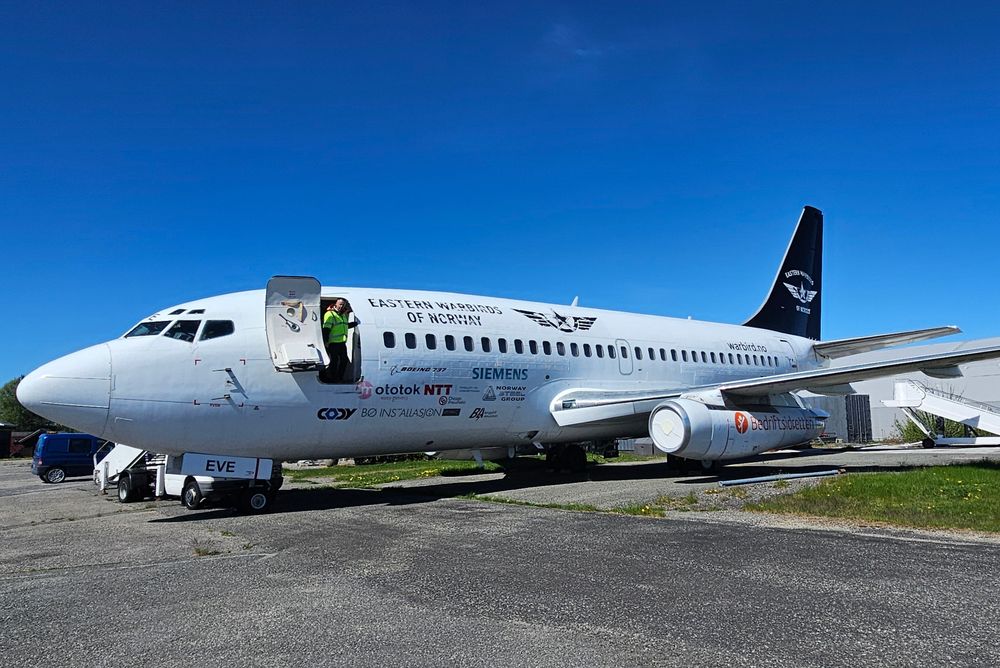 Foreningen Eastern Warbirds of Norway har nå lagt ut sitt gamle Boeing 737-200-fly på auksjon.