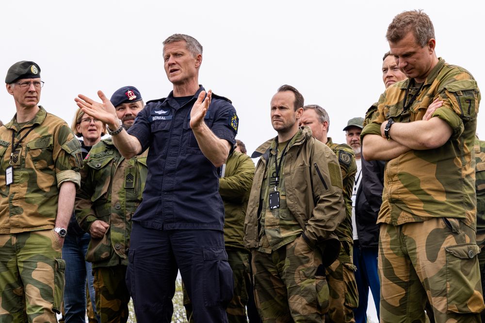 Sjef for Sjøforsvaret, Oliver Berdal, under en test i regi av kystjegerkommandoen i Harstad i mai.