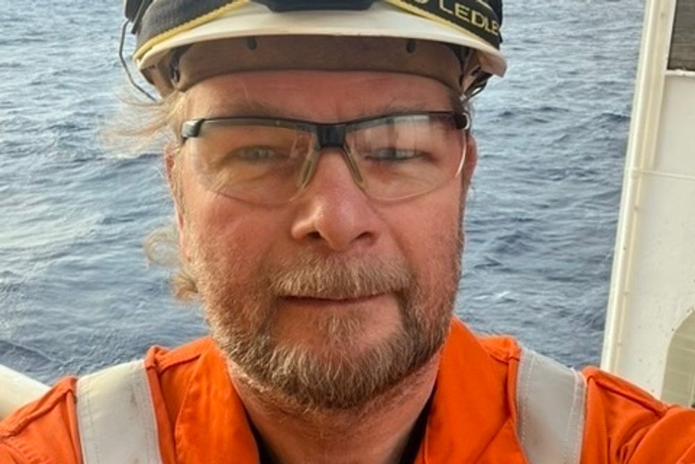 Øyvind Estensen tilbrakte seks uker i japanske farvann i det som var første forsøk på å hente opp sjeldne jordarter fra 6000 meters dyp.