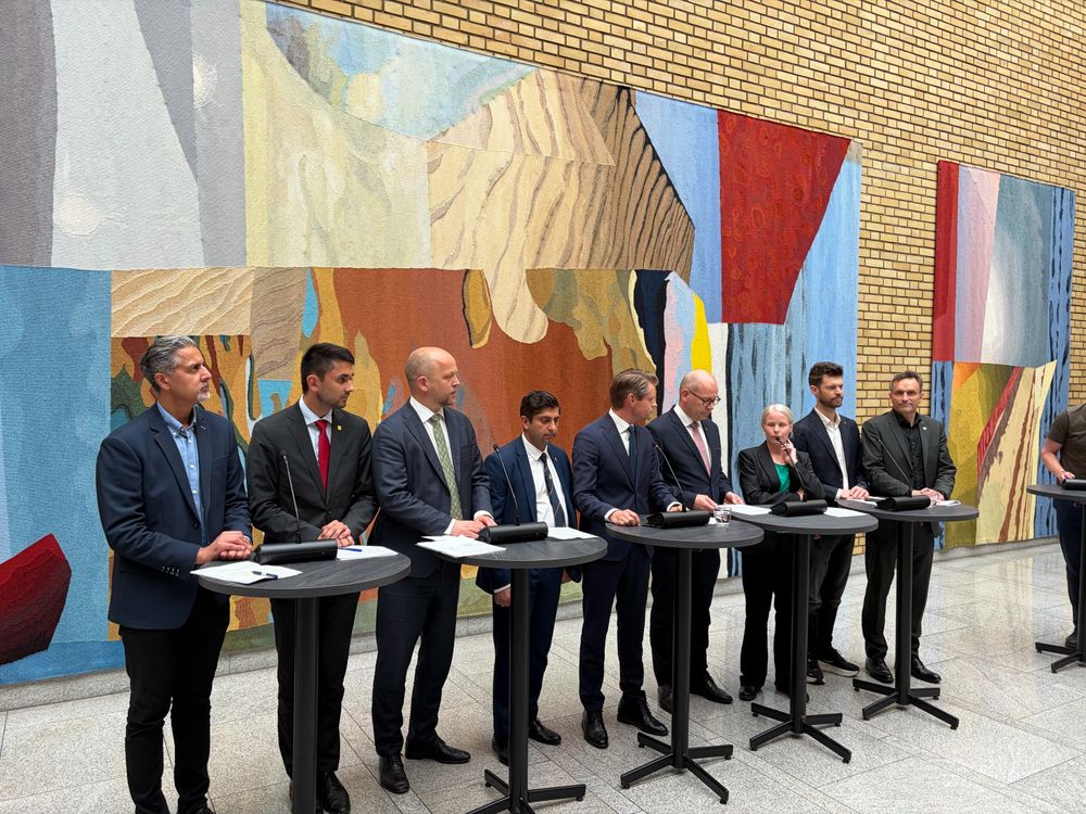 Partiene på Stortinget presenterer enighet om langtidsplanen for Forsvaret.