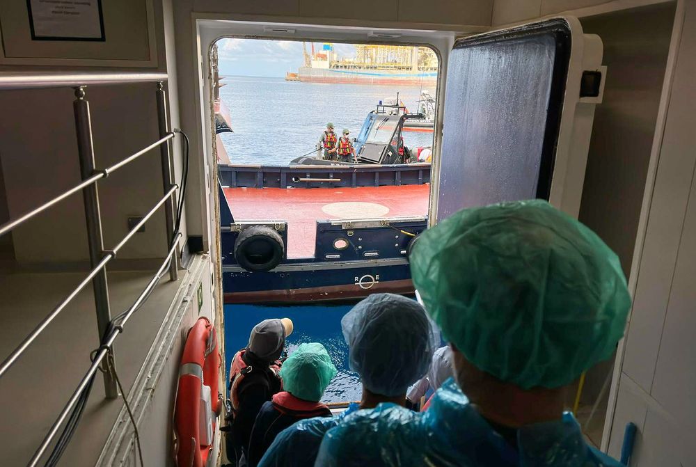 Her hentes passasjerer ut fra det hantavirusrammede cruiseskipet på Tenerife 10. mai i år.