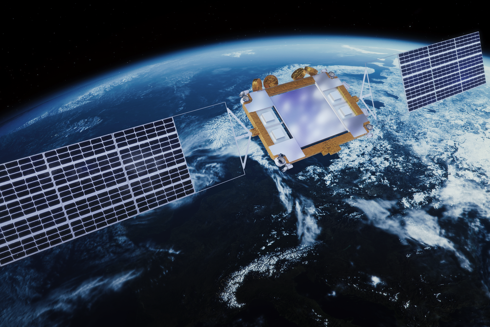 Slik skal satellittene til Univity se ut når de beveger seg 375 kilometer over jorda fra 2028.