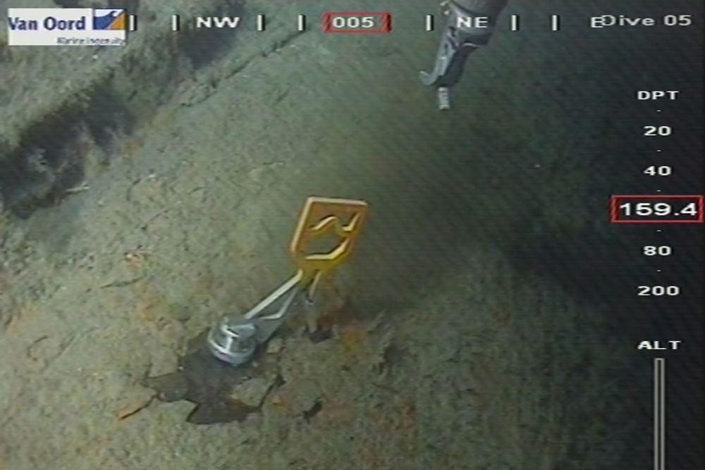 U-864 ble senket av den britiske ubåten Venture utenfor Fedje 9. februar 1945. Vraket ble funnet i 2003 på 150 meters dyp, om lag 3,7 kilometer vest for Fedje.