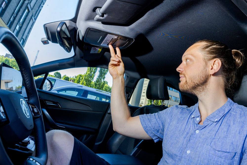 TØI-forsker Lars Even Egner håper det kan bli mulig å avsløre om et Ecall-anrop er falsk alarm.