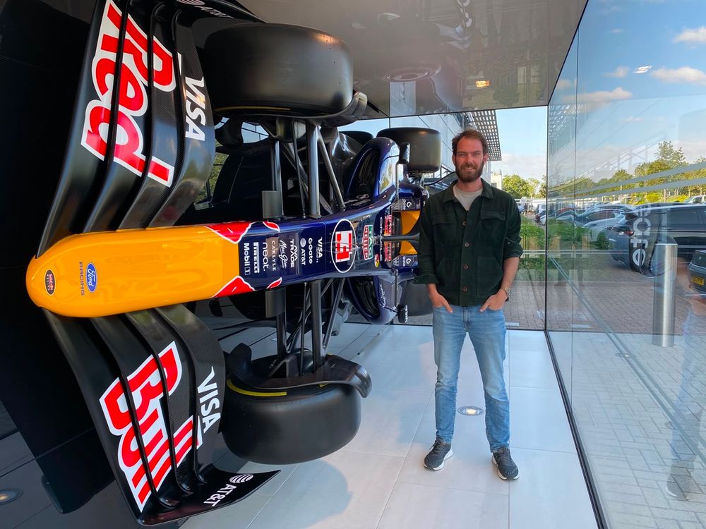 Sondre Audal tok med seg deler fra Revolve-bilen til jobbintervjuet hos Red Bull Racing. Det imponerte britene og skaffet han jobben.