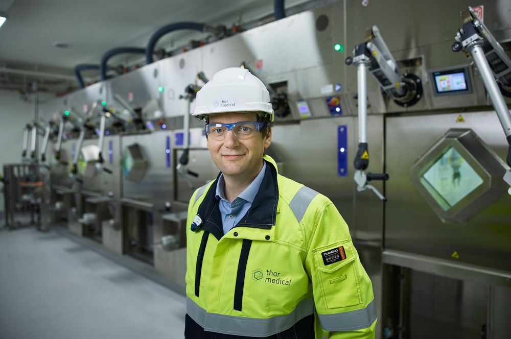 Administrerende direktør i Thor Medical Jasper Kurth er stolt over å presentere at selskapet er i gang med kommersiell produksjon.
Foto: Thor Medical
