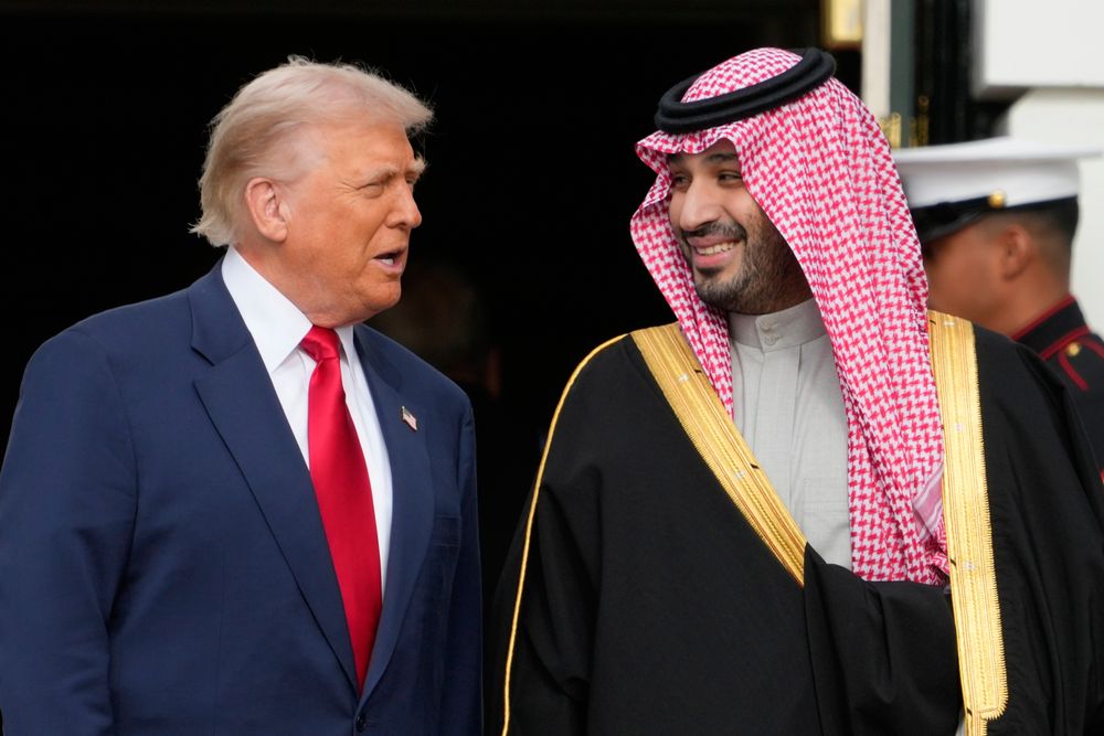 President Donald Trumps utenrikspolitikk preges av diplomatisk og strategisk inkompetanse, mener de to erfarne amerikanske diplomatene Aaron David Miller og David C. Kurtzer. Her er Trump sammen med Saudi-Arabias kronprins, Mohammed bin Salman.