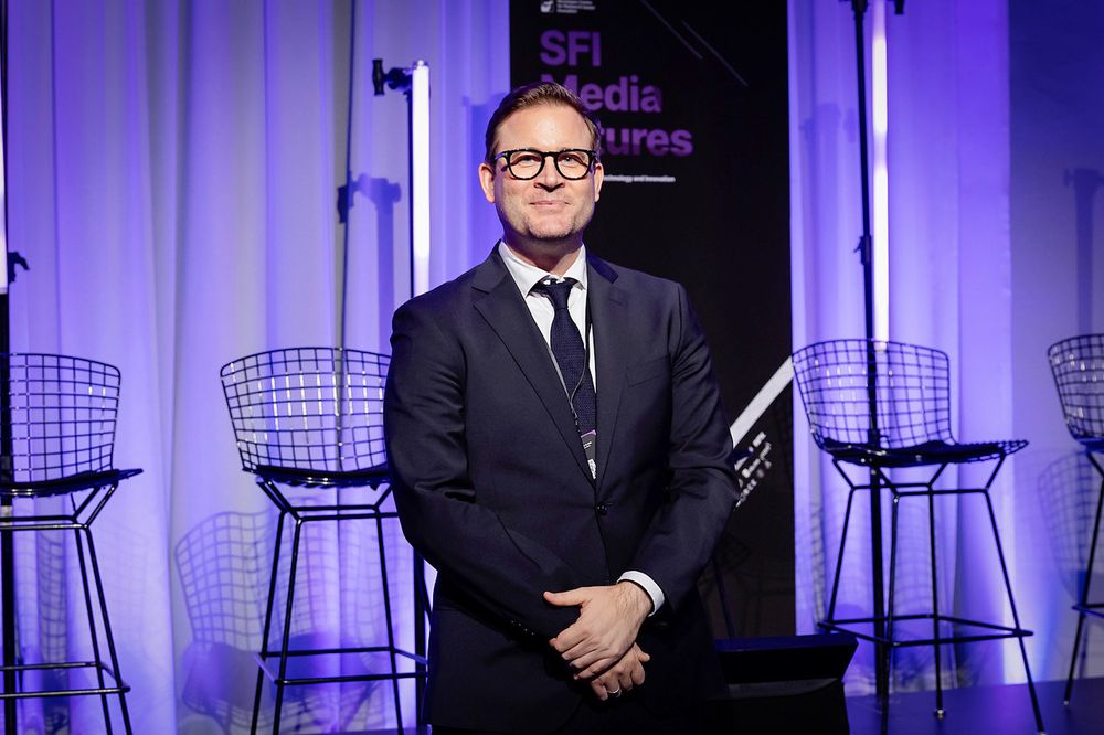 Vi organiserer ofte innovasjon som en stafett. Og i I hver overgang forsvinner kontekst, fremdrift og eierskap, mener UiB-professor Christoph Trattner.