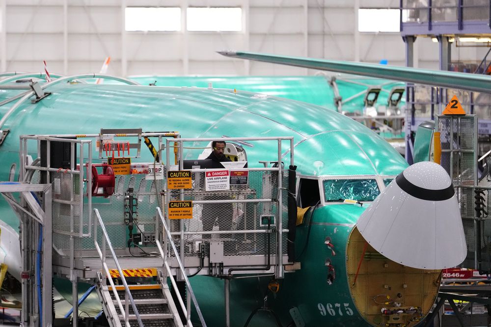 Flere nye Boeing-fly må kontrolleres for sprekker.