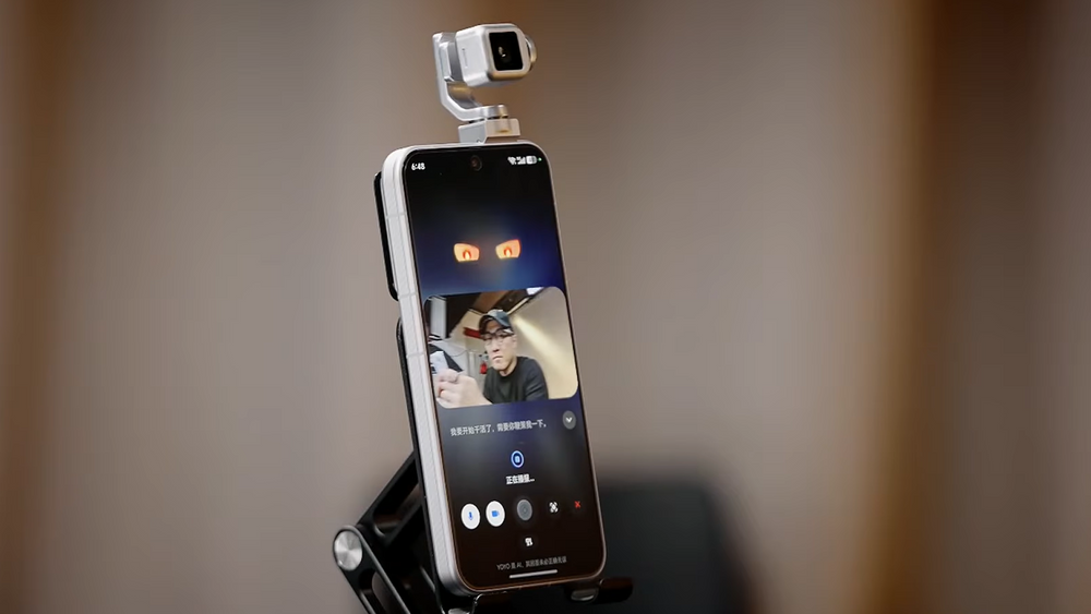Hvorvidt Honors Robot Phone slår an, gjenstår å se – men original er den i alle fall.