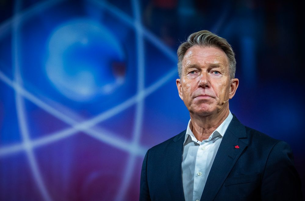 Energiminister Terje Aasland (Ap) har ikke tenkt å bøye seg for et eventuelt oljemoratorium fra EU.