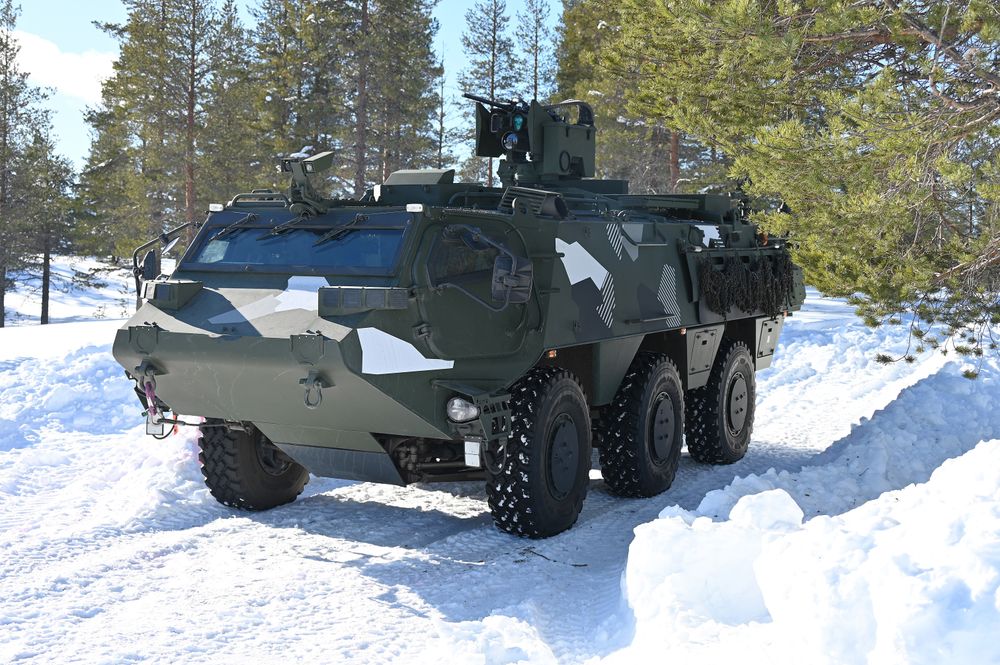 Hjulgående panservogner av Patria 6x6 kommer straks til Norge. 