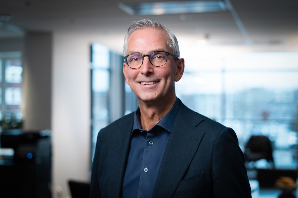 – Når den digitale infrastrukturen svikter, rammes ikke et abstrakt datasystem. Det rammer innbyggerne, ansatte og lokale virksomheter, påpeker Michael Jacobs i Iteam.