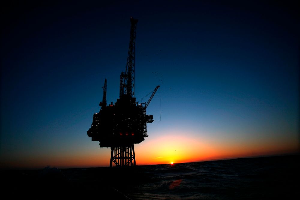 Mye av den framtidige produksjonen på sokkelen vil være avhengig av plattformer, subseaanlegg, rørledninger og prosessanlegg som allerede er i drift, skriver innleggsforfatterne. Bildet er fra Oseberg Øst.