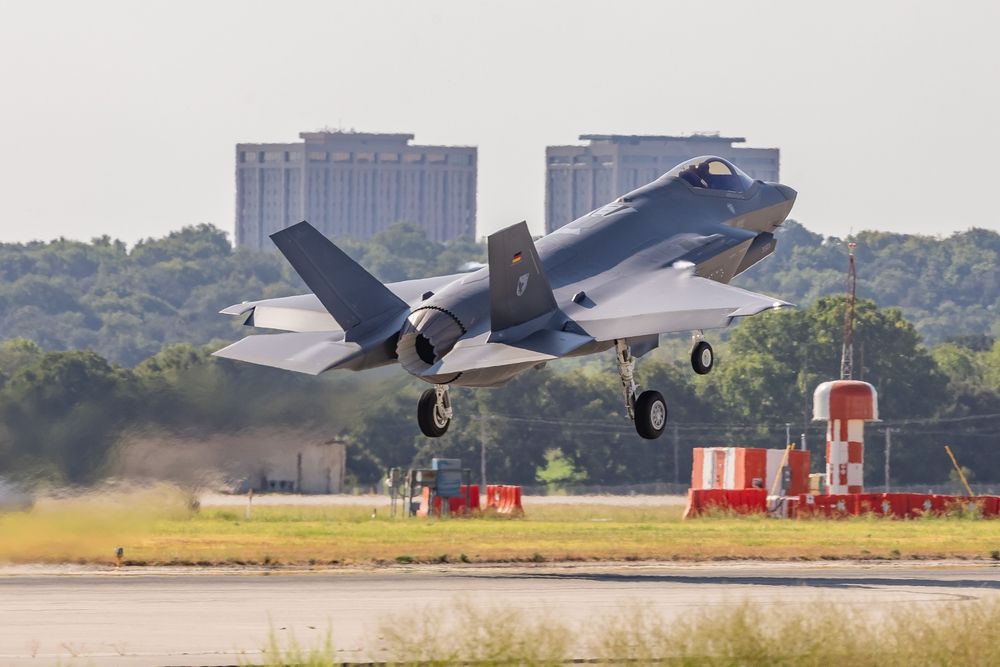 Tysklands første F-35A tar av for første gang 8. september 2026.
