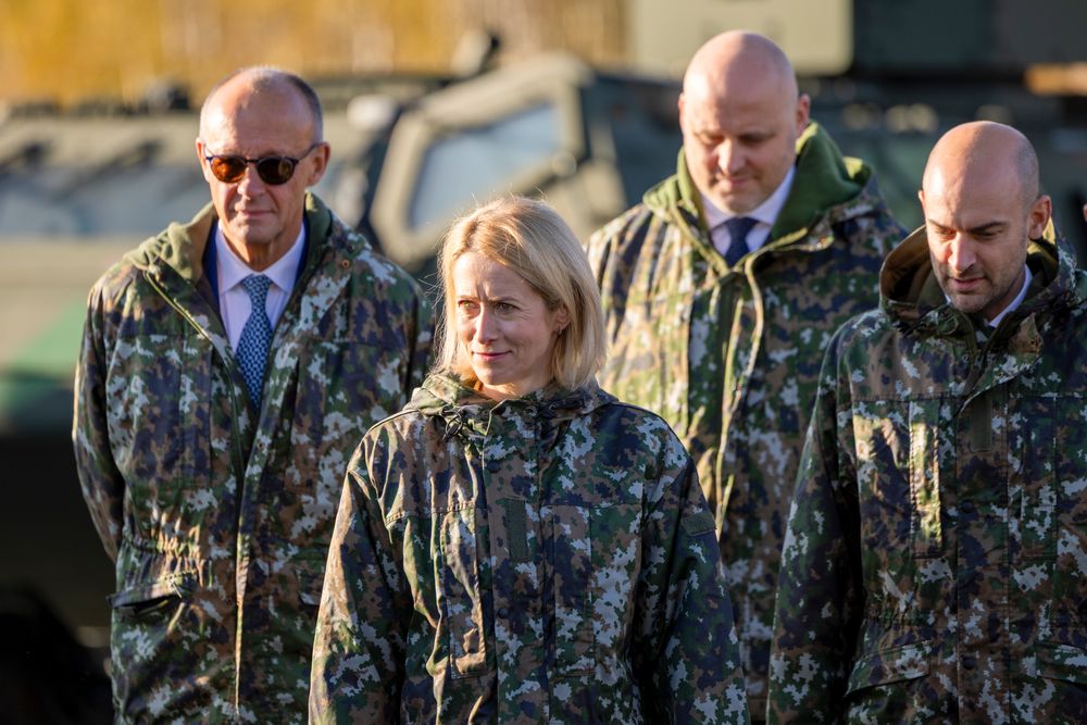 EUs utenrikssjef Kaja Kallas sammen med Tysklands forbundskansler Friedrich Merz og Frankrikes utenriksminister Jean-Noël Barrot (t.h.).