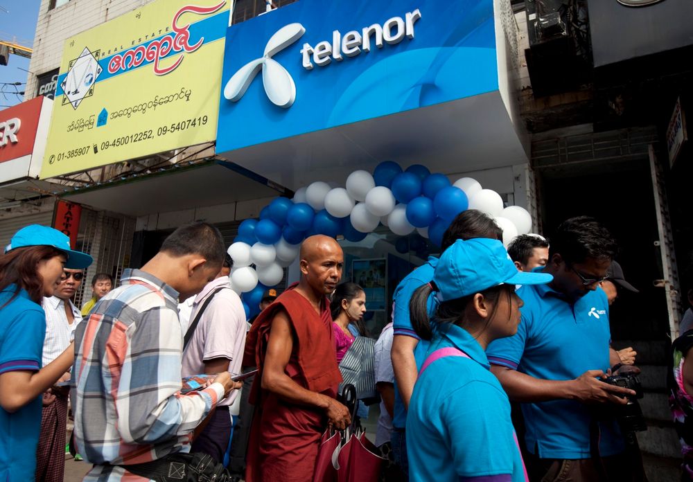 Telenor er siktet for medvirkning til forbrytelser mot menneskeheten etter å ha utlevert sensitive persondata om innbyggere til militærjuntaen i Myanmar.