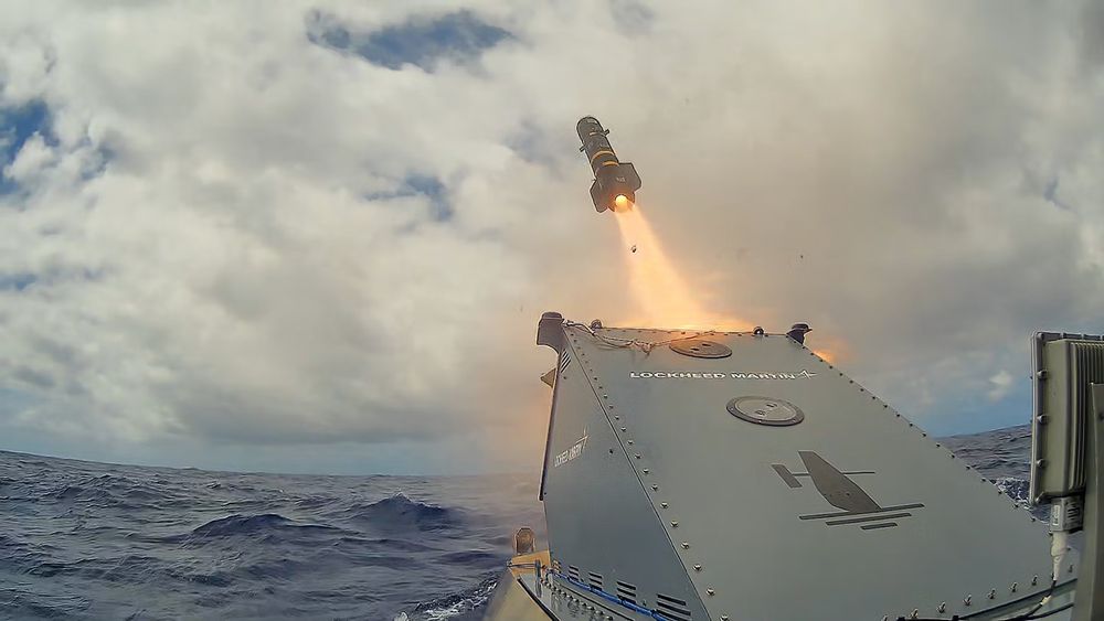 Lockheed Martin og Saildrone demonstrerte våpen montert på det ubemannede fartøyet Voyager under en øvelse utenfor Hawaii tidligere i år.