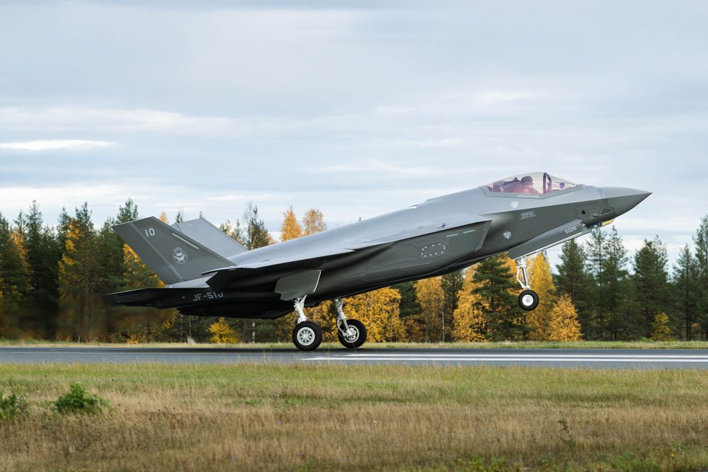 Det første finske F-35-flyet som landet på finsk jord, JF-510, 18. september 2026.