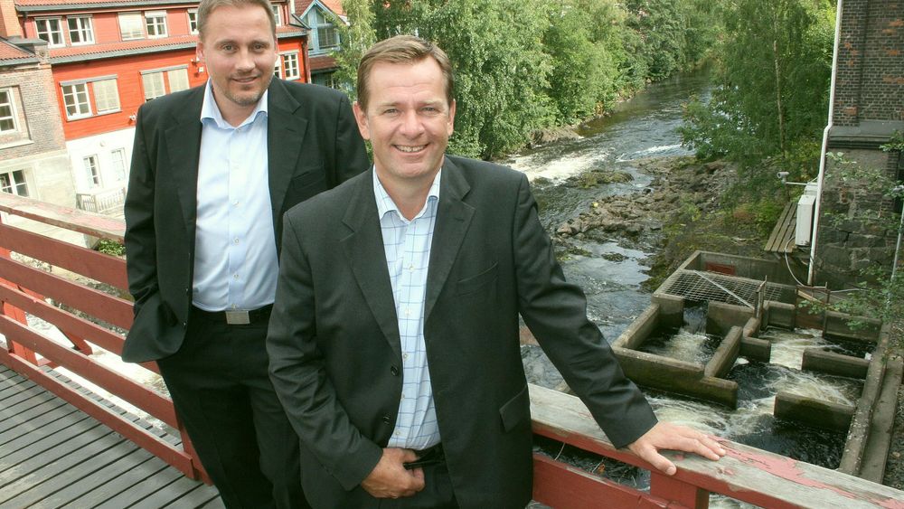 <p>Partneransvarlig for Avaya i Norden og Baltikum, Pierre Blom (til venstre), her sammen med en av de norske partnerne, Jan S&oslash;gaard fra IPnett.</p>