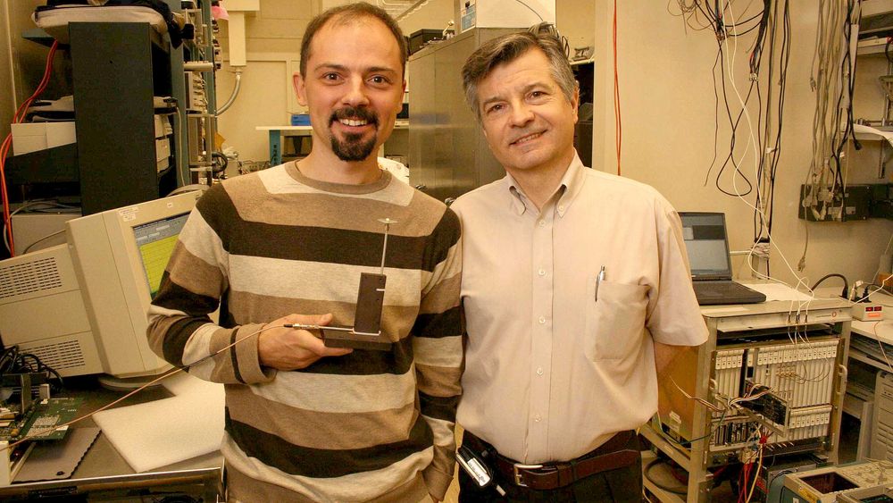 <p>Dragan Samardzija og Reinaldo Venezuela i laboratoriet ved Bell Labs i New Jersey der grunnlaget til teknologien CoMP ble utviklet.</p>