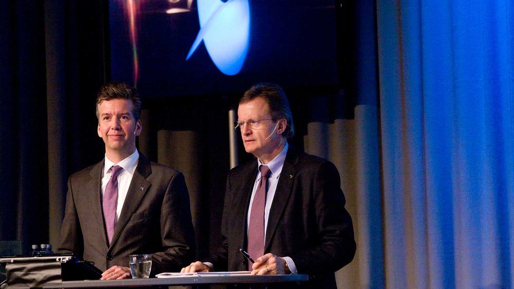 <p>Finansdirektør Richard Olav Aa i Telenor og konsernsjef Jon Fredrik Baksaas kunngjorde at styret går inn for å betale ut rekordstort utbytte til Telenor-aksjonærene i år.</p>