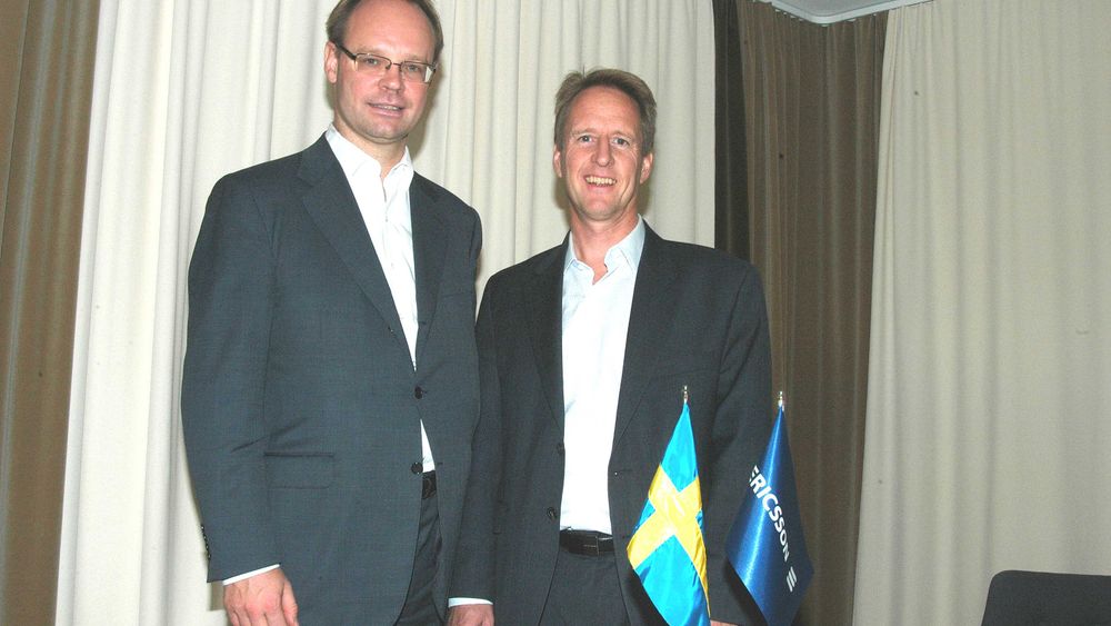 <p>LTE-sjef Thomas Nor&eacute;n og CTO H&aring;kan Eriksson i det rommet hos Ericsson der LTE p&aring; mange m&aring;ter s&aring; dagens lys. (Foto: Arne Joramo)</p>
<p>&nbsp;</p>
<p>&nbsp;</p>