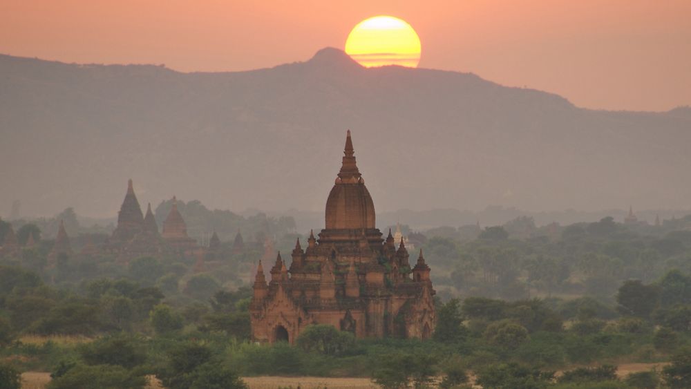 Telenor møter nye utfordringer i Myanmar, landet der både barnearbeid og bestikkelser er tillatt.