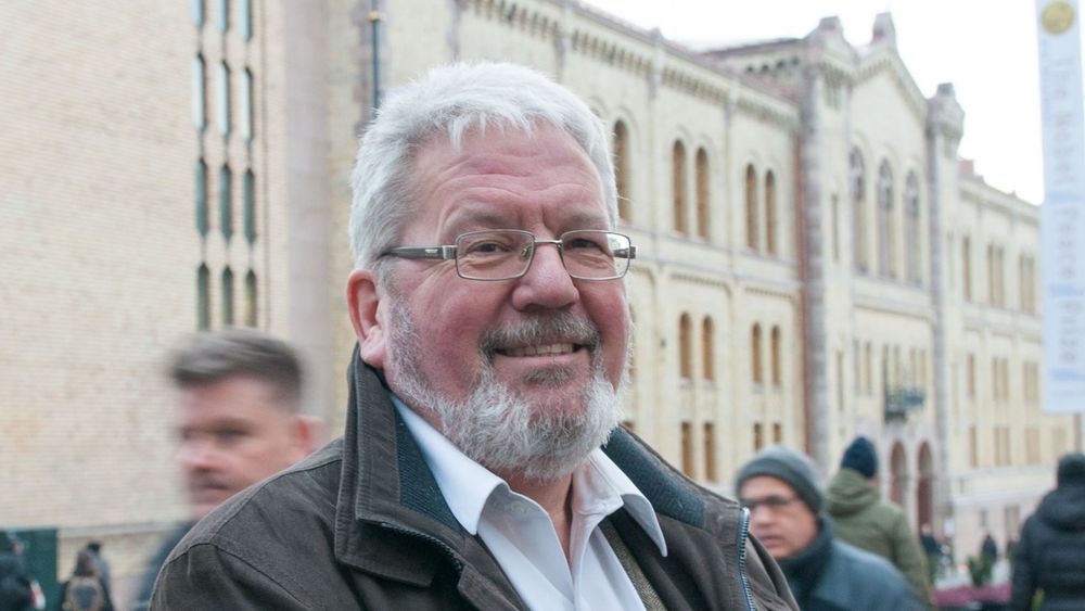 Frekvensdirektør Geir Jan Sundal i Post- og teletilsynet blir pensjonist 1. januar 2015. Nå skal det velges en etterfølger blant 16 søkere.