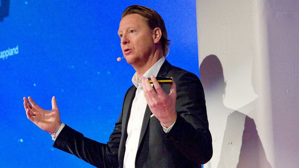 Ericsson-sjef Hans Vestberg mener mye av debatten om nettnøytralitet blir for enkel. Poenget er at selvkjørende biler og kirurgi over Internett har helt andre behov enn kattungevideoer på Youtube. - Men tilgang til nettet skal alle ha, sier han.